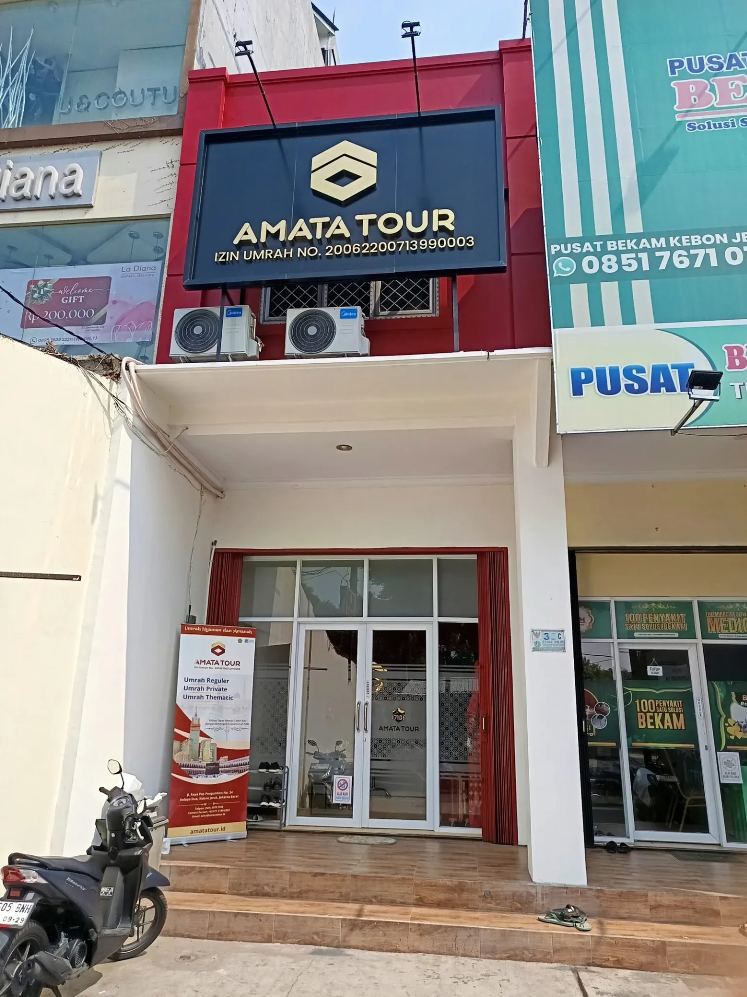 Tampak depan kantor Amata Tour